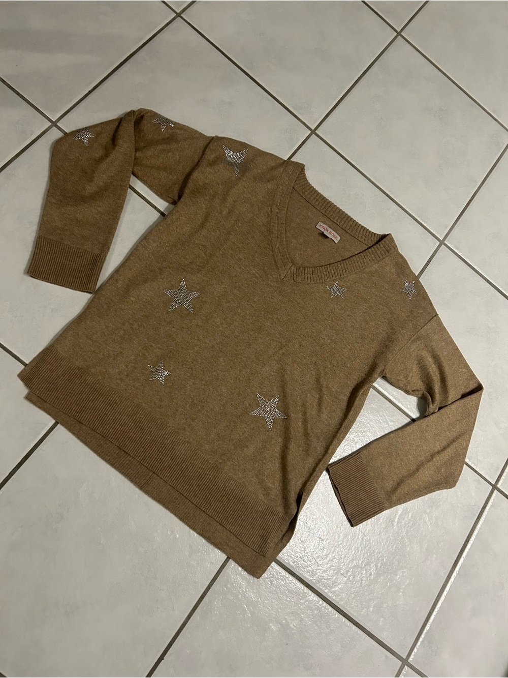 Knox Rose V-Neck Star Embellished Sweater - Taupe with Silver Stars